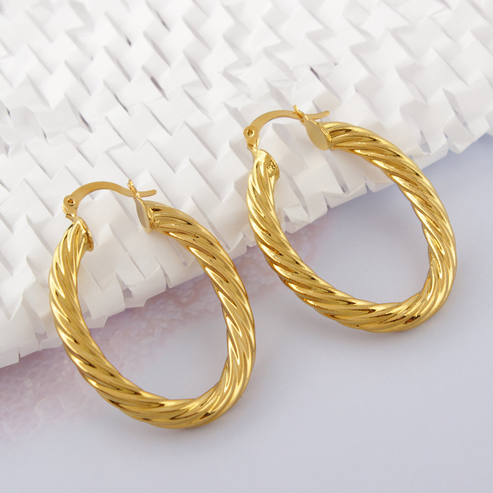 RMZ GOLD NYC 14k Gold Classic Oval Bamboo Hoop Earrings