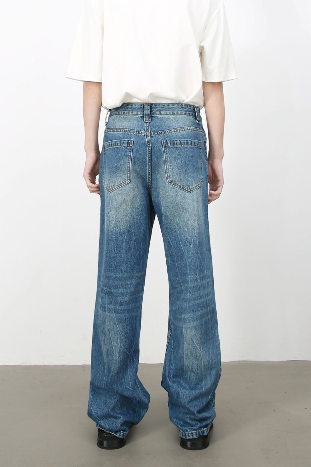 Men's Mid Rise Loose Fit Jeans