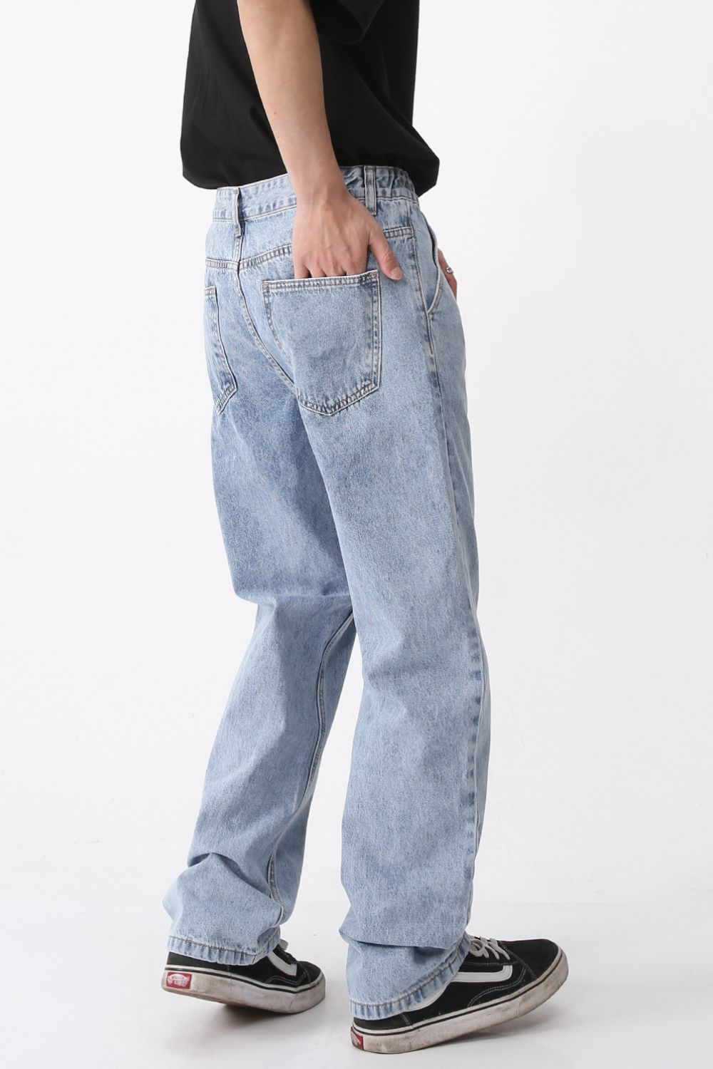 Mid Rise Baggy Jeans with Pockets